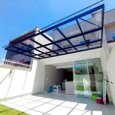 Toldo Fixo em Policarbonato Compacto