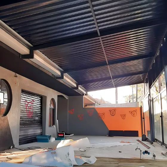 Cobertura de Garagem Sanduíche para galpão em Sorocaba SP