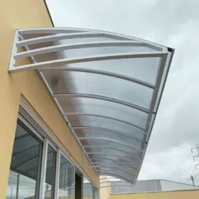 Toldo Policarbonato: Proteção Durável e Transparente para Áreas Externas.