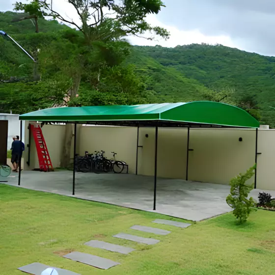 Toldo de Lona com Estrutura Reforçada