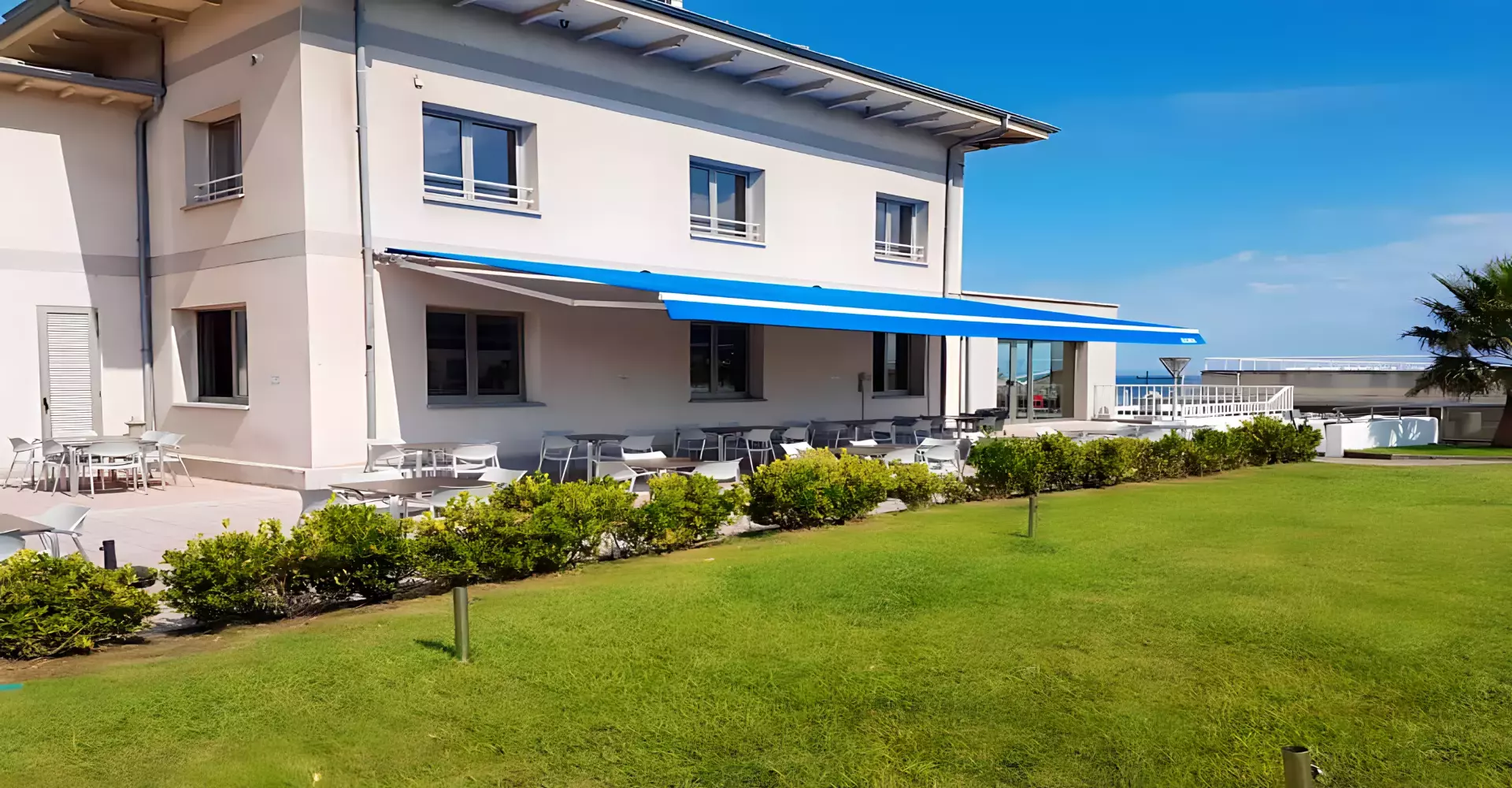 Toldo articulado Italiano, perfeito para varandas e áreas externas