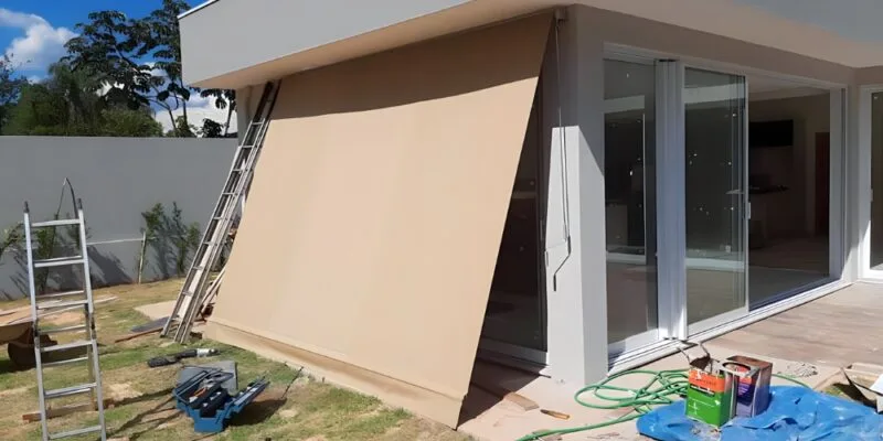 [dynamic_title], um tipo de toldo que pode ser estendido e recolhido conforme necessário, proporcionando flexibilidade e proteção.