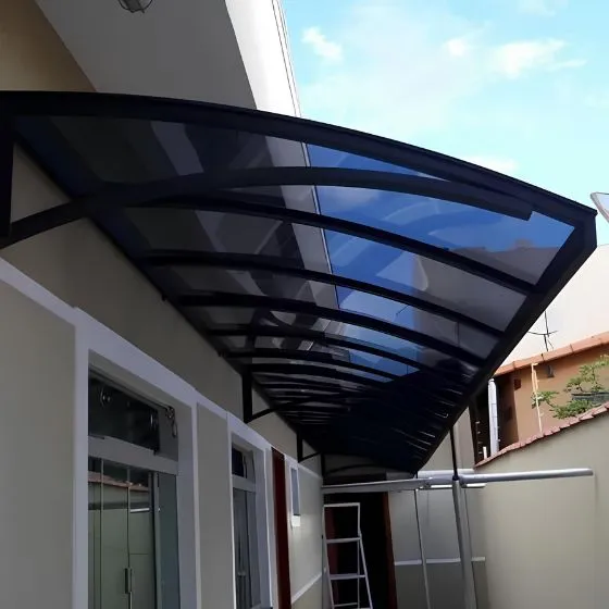 Instalação de cobertura de policarbonato compacto em Piracicaba SP